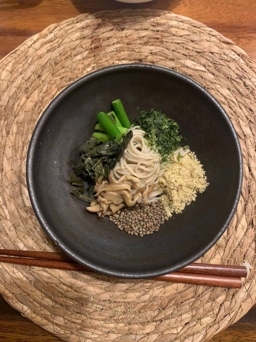 Freshly made buckwheat noodles